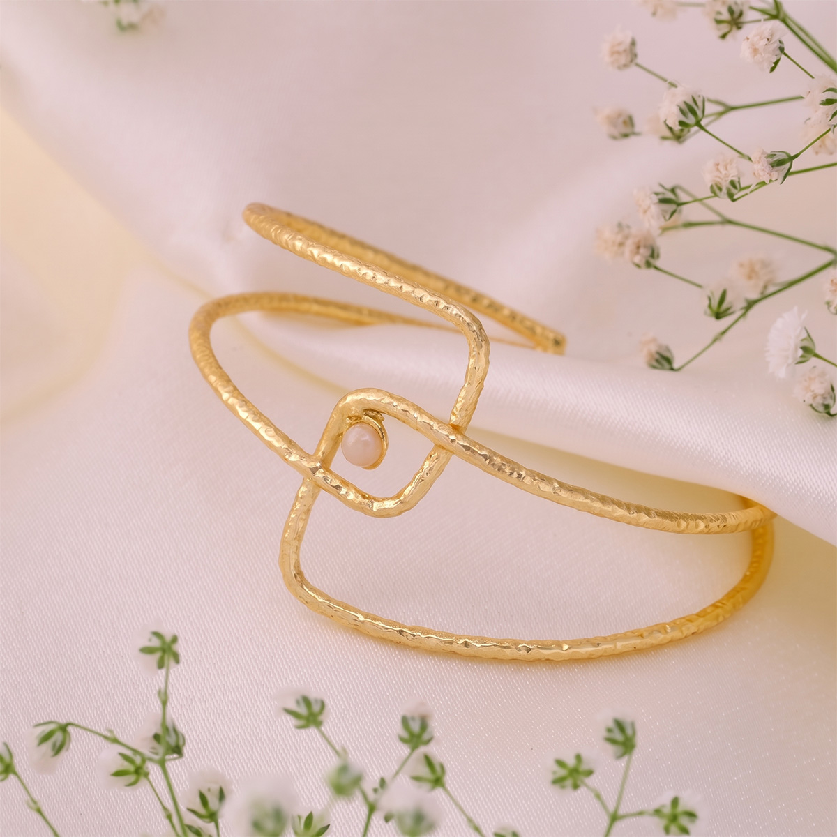 Aarika Pearl Cuff
