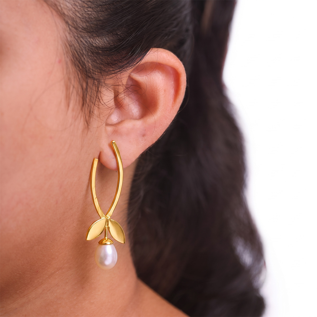 Mallika Pearl Earrings - Image 3