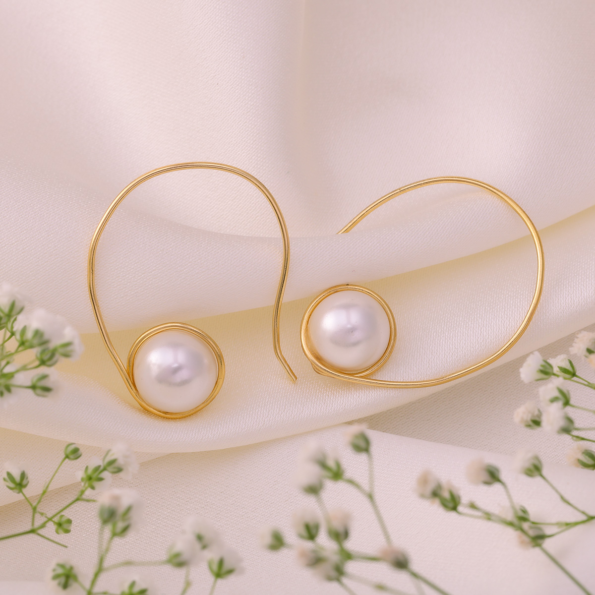 Amora Pearl Earrings